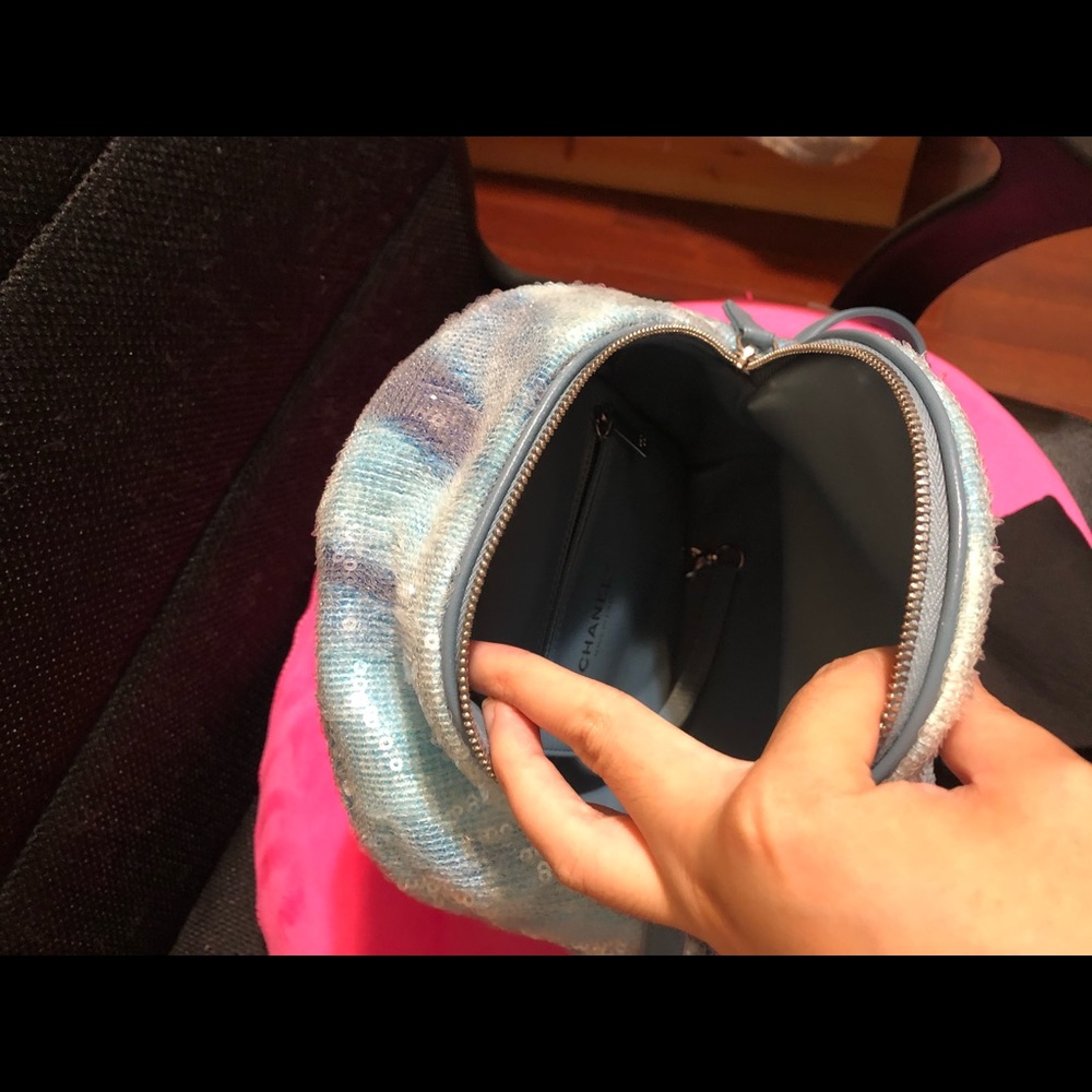 SOLD Chanel waterfall sequin backpack - Picture 5 of 7
